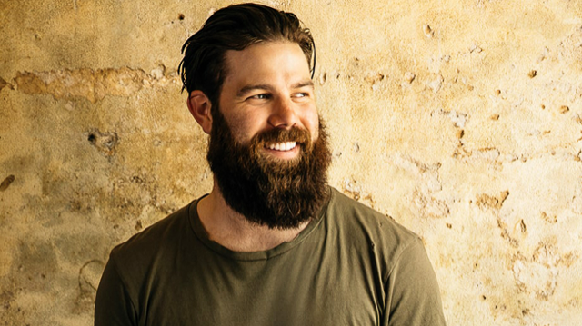 Jordan Davis Jordan Carl Wheeler Davis (born March 30, 1988) is an American country music singer and songwriter signed to Universal Music Group Nashville's MCA Nas...